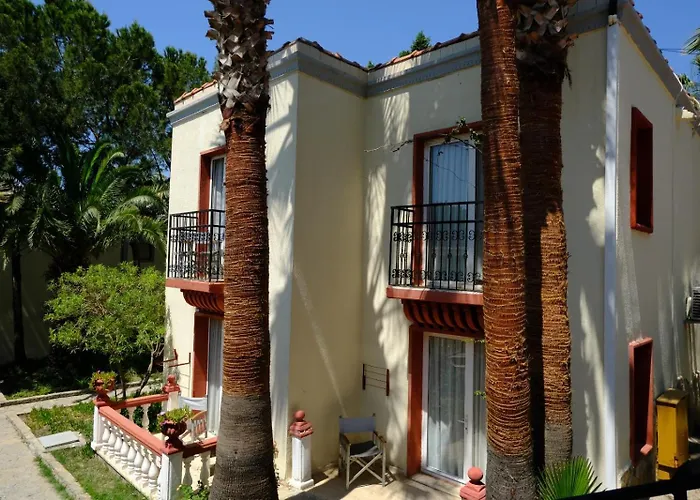 Курортный комплекс Phoenix Sun 4*